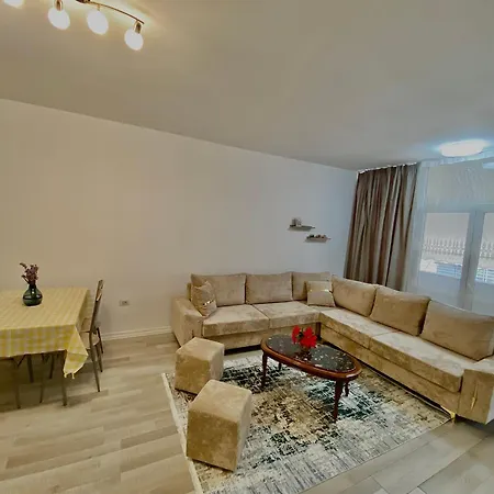 Central Flat טיראנה